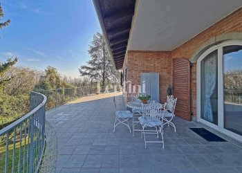 Facciata - Villa via Fratelli Sosso, 82, Casale Monferrato - foto 32