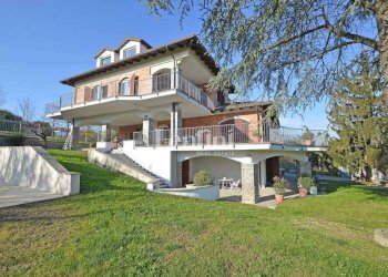 Giardino - Villa via Fratelli Sosso, 82, Casale Monferrato - foto 1