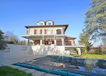 Piscina - Villa via Fratelli Sosso, 82, Casale Monferrato - foto 8