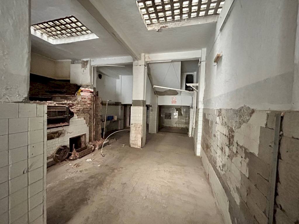 Box auto - Shop via Donghi, Genova (neighborhood Marassi) - photo 3