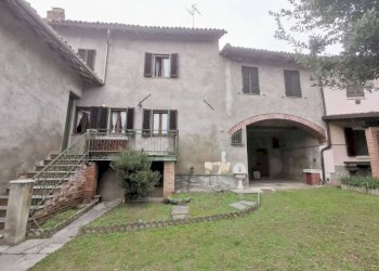 Facciata - Casa indipendente via Rocca, 53, Camino - foto 2