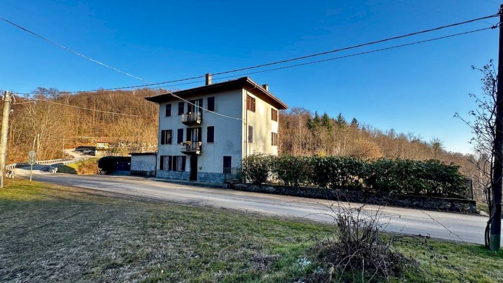 Facciata - Villa via per Oropa, 6, Pollone - foto 2