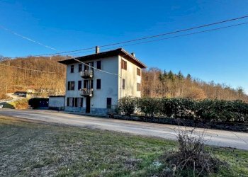 Facciata - Villa via per Oropa, 6, Pollone - foto 2
