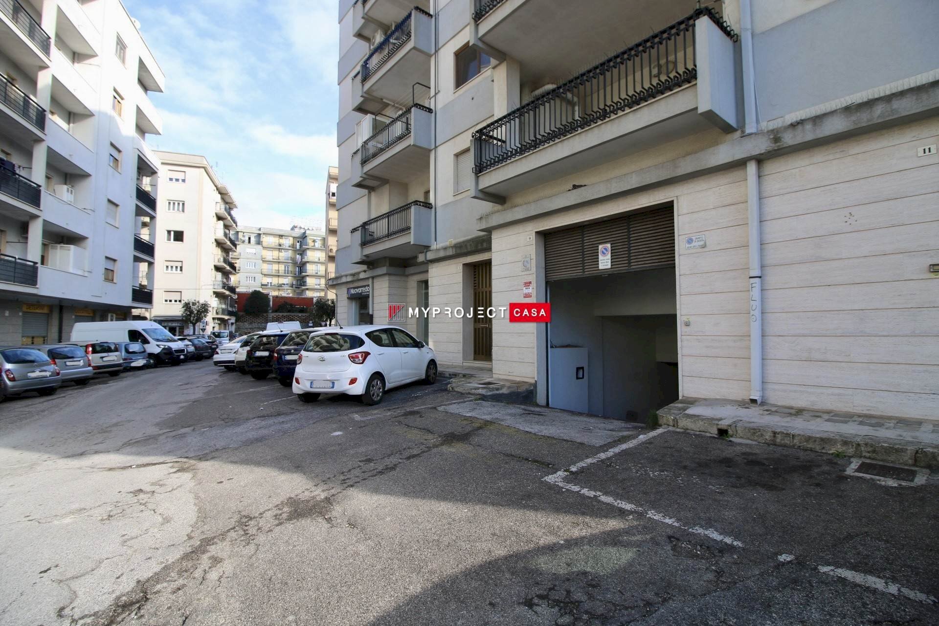 Garage - Parking Via Antonio Micoli, Martina Franca - photo 1