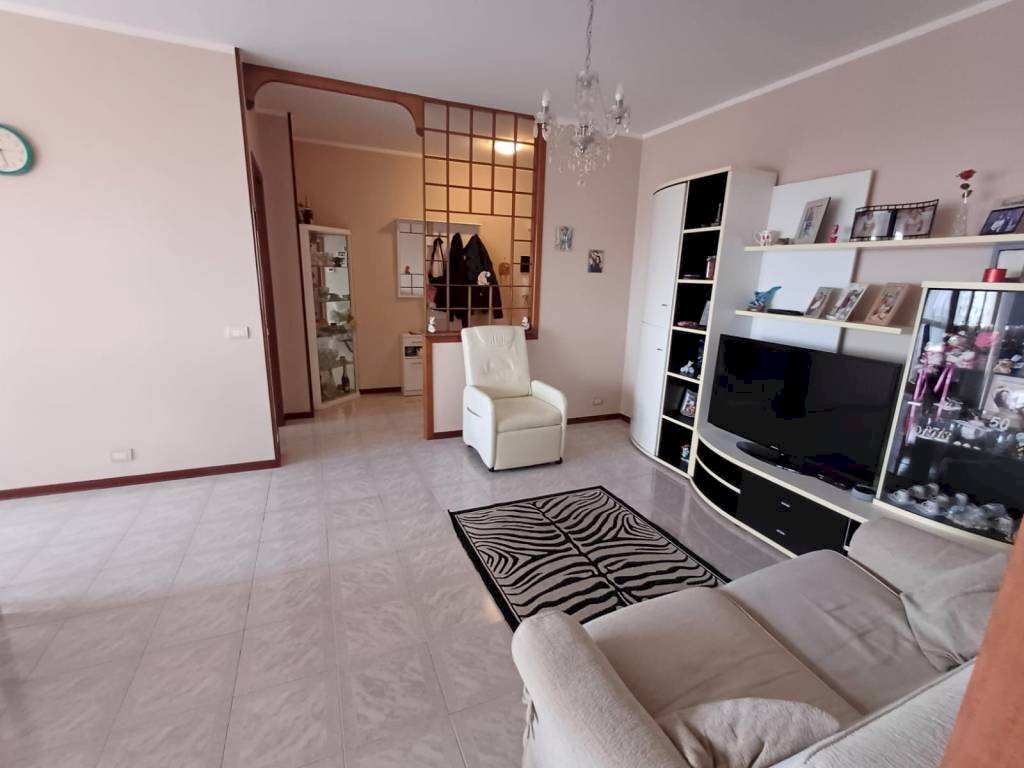 Salone - Four-room apartment via Arno, Soliera - photo 3