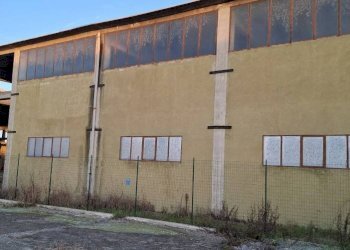 Facciata - Capannone via Santa Croce, San Martino Siccomario - foto 12