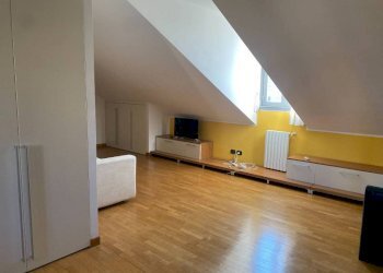 Salone - Trilocale via Festa del Perdono, 1, Milano - foto 2