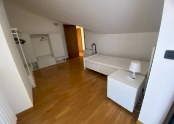 Camera da letto - Trilocale via Festa del Perdono, 1, Milano - foto 17