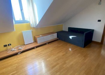 Stanza arredata - Trilocale via Festa del Perdono, 1, Milano - foto 31