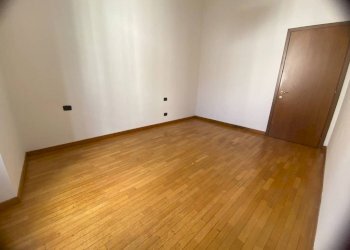 Camera da letto - Trilocale via Festa del Perdono, 1, Milano - foto 7