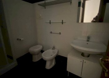 Bagno - Trilocale via Festa del Perdono, 1, Milano - foto 17