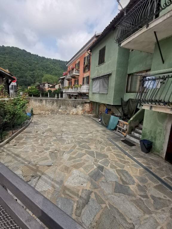 Giardino - Casa indipendente piazza Umberto Mellino, 4, Torre Mondovì - foto 2