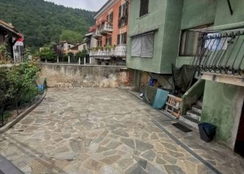 Giardino - Casa indipendente piazza Umberto Mellino, 4, Torre Mondovì - foto 2