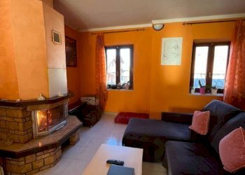 Salone - Casa indipendente piazza Umberto Mellino, 4, Torre Mondovì - foto 5