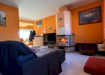 Salone - Casa indipendente piazza Umberto Mellino, 4, Torre Mondovì - foto 6