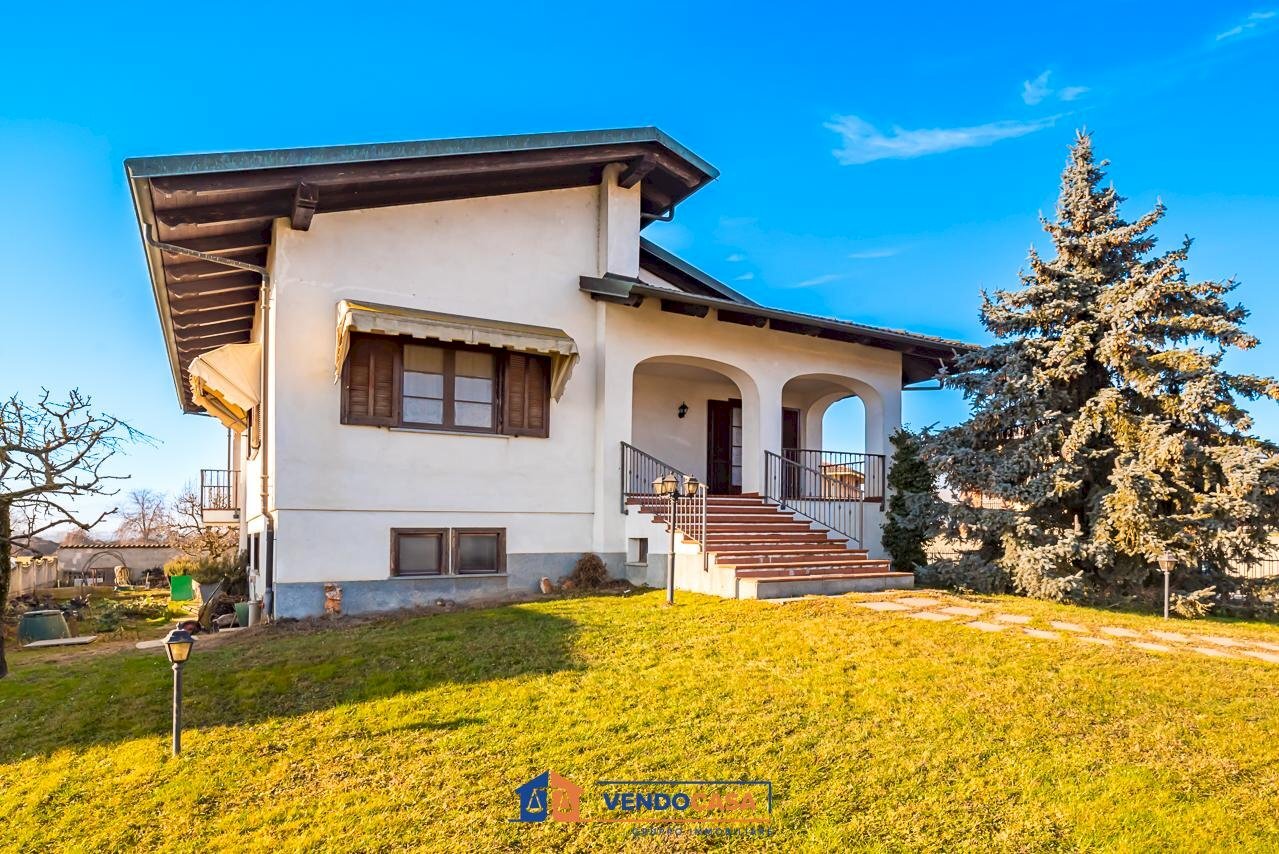 Independent house Casalgrasso - photo 1