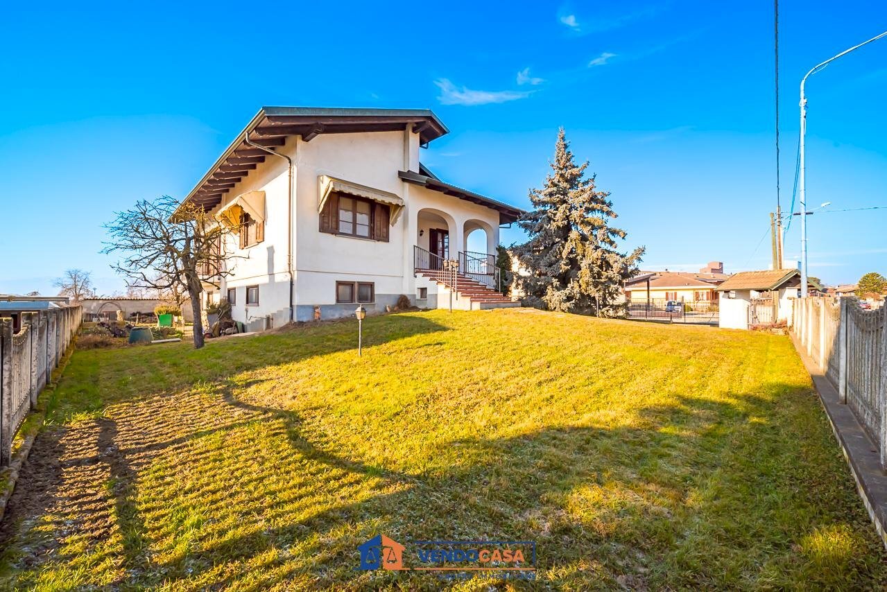 Independent house Casalgrasso - photo 2