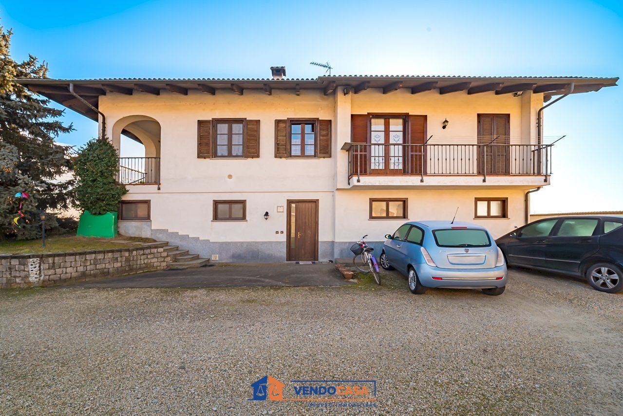 Independent house Casalgrasso - photo 3