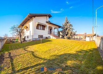 Independent house Casalgrasso - photo 2