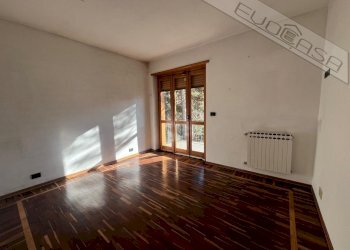 Trilocale Viale Della Pineta 16, Perosa Argentina - foto 14