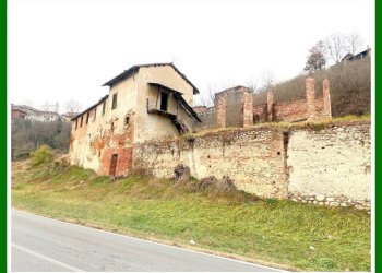 Facciata - Rustico via Salmour, 45, Fossano - foto 1