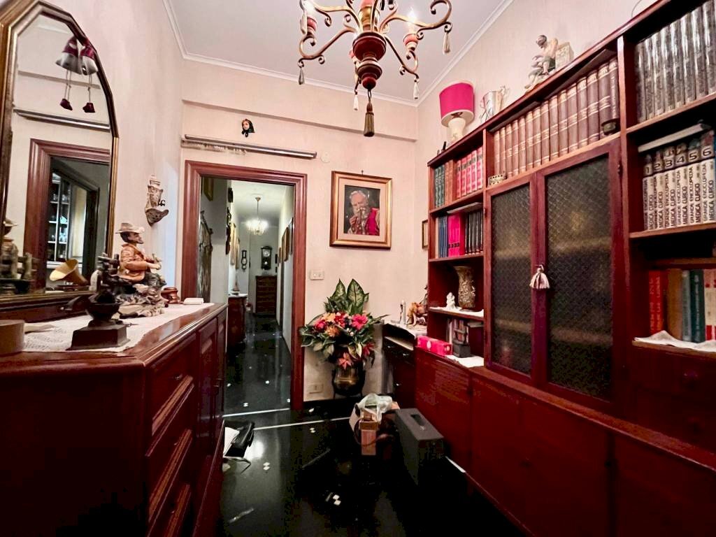 Stanza arredata - Two-room apartment via Giovanni Ambrogio Molfino, 10, Genova (neighborhood Sestri Ponente) - photo 3