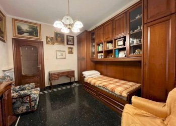 Camera da letto - Bilocale via Giovanni Ambrogio Molfino, 10, Genova (zona Sestri Ponente) - foto 6