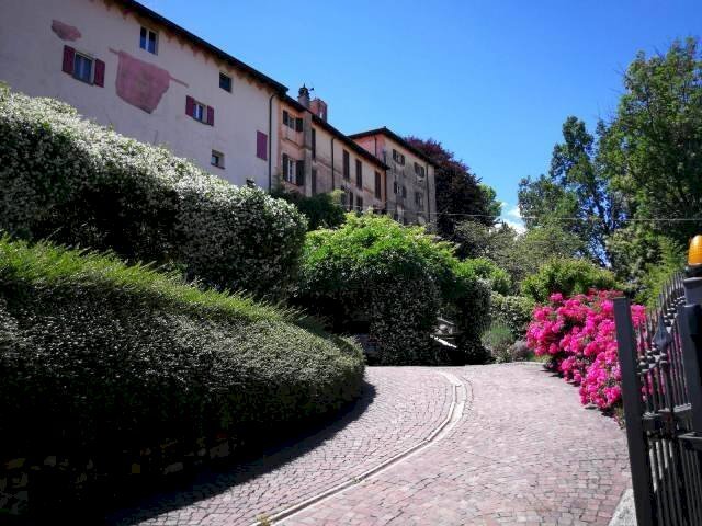 Facciata - Casa indipendente via Castello, 4, Gattico-Veruno - foto 1