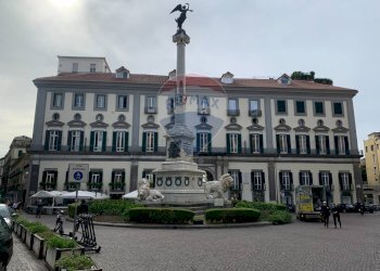 Appartamento Napoli (zona San Ferdinando) - foto 1