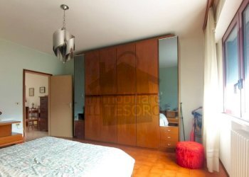 Camera da letto - Villa a Schiera Borgo Orsini, San Leo - foto 8