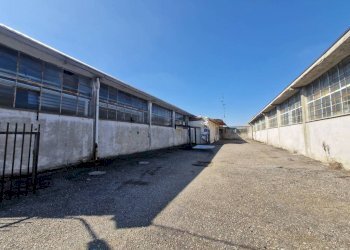 Cortile interno - Capannone via Thomas Alva Edison, Settimo Milanese - foto 3