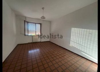 Camera da letto - Trilocale via Emilia, 282, Pisa - foto 12