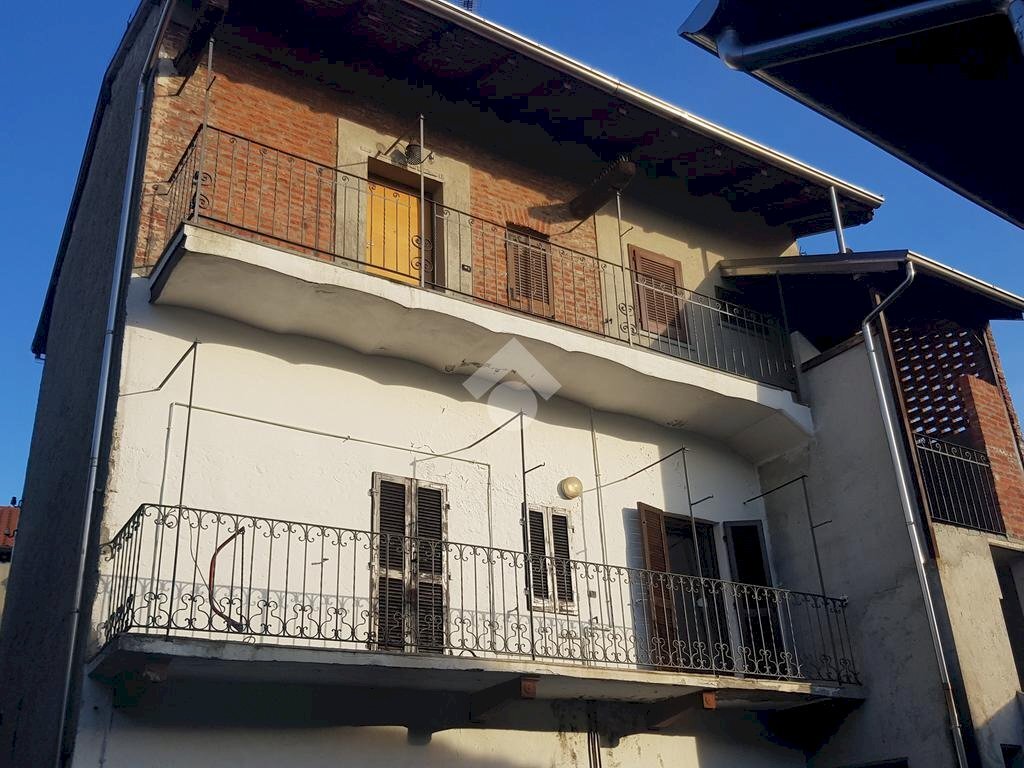 Bilocale Via giuseppe garibaldi, Pombia - foto 1