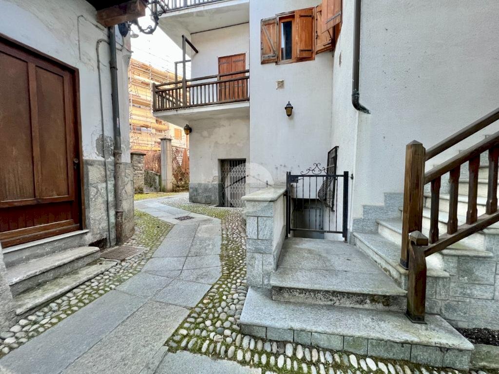Three-room apartment Piazza luigi cibrario, Viù - photo 1