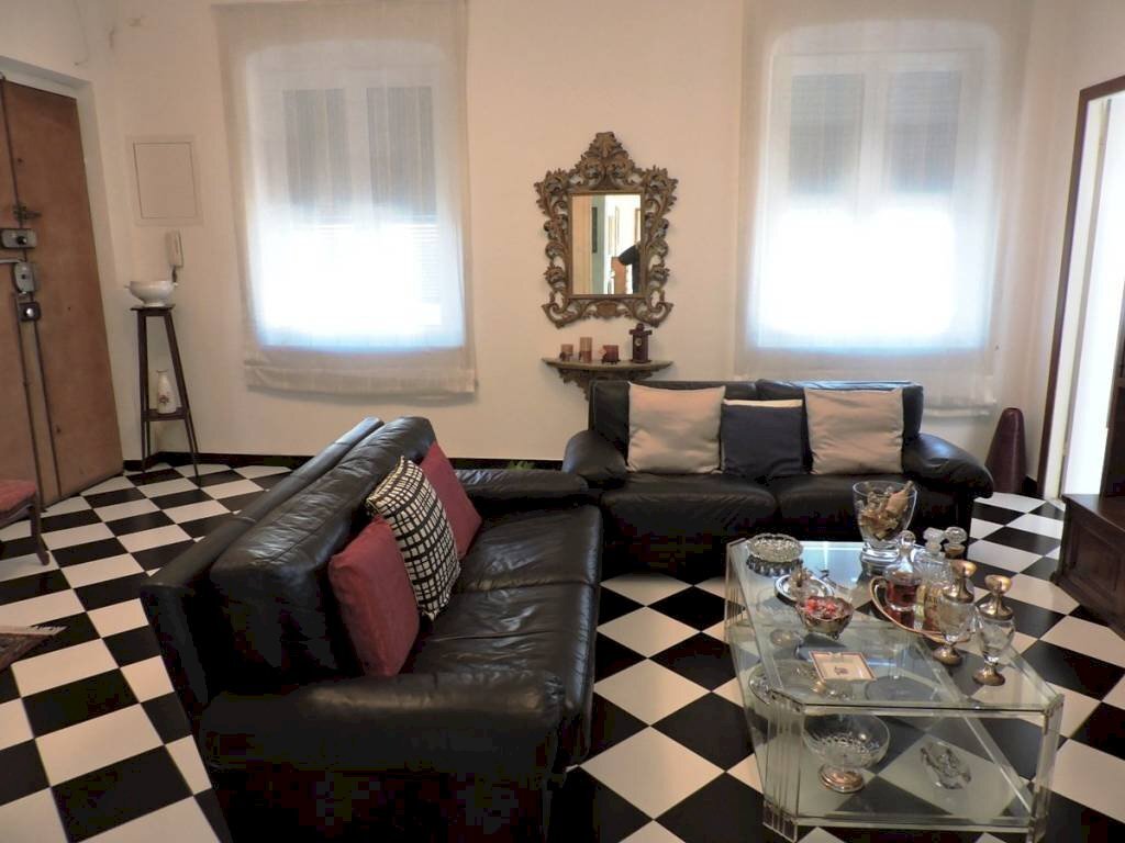 Salone - Attic via San Pier d'Arena, 22, Genova (neighborhood Sampierdarena) - photo 3