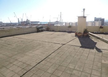 Terrazzo - Attic via San Pier d'Arena, 22, Genova (neighborhood Sampierdarena) - photo 24