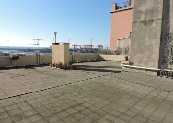 Terrazzo - Attic via San Pier d'Arena, 22, Genova (neighborhood Sampierdarena) - photo 25