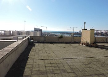 Terrazzo - Attic via San Pier d'Arena, 22, Genova (neighborhood Sampierdarena) - photo 26