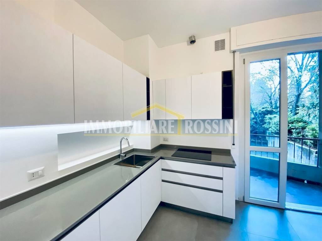 Cucina - Appartamento via San Pedrino, 18, Varese - foto 1