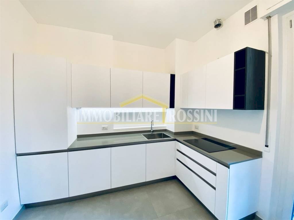 Cucina - Appartamento via San Pedrino, 18, Varese - foto 2
