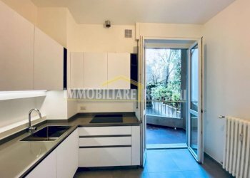 Cucina - Appartamento via San Pedrino, 18, Varese - foto 3