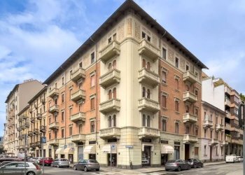 Facciata - Shop corso Re Umberto, 72, Torino - photo 10