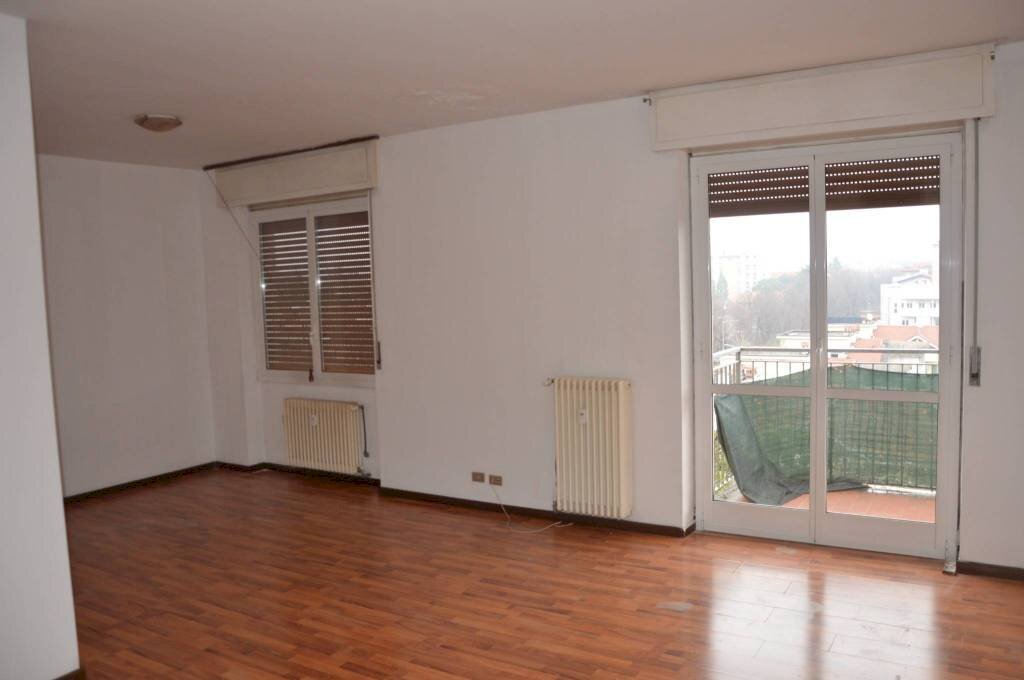 Cucina - Trilocale corso Leonardo da Vinci, 33, Gallarate - foto 1