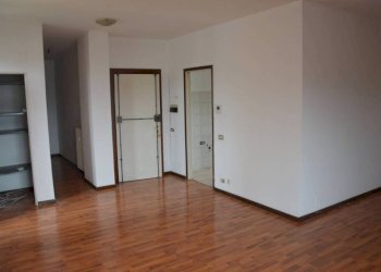 Ingresso - Trilocale corso Leonardo da Vinci, 33, Gallarate - foto 4