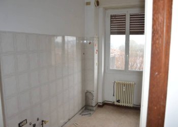 Salone - Trilocale corso Leonardo da Vinci, 33, Gallarate - foto 8