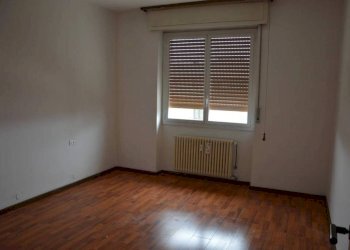 Camera da letto - Trilocale corso Leonardo da Vinci, 33, Gallarate - foto 10