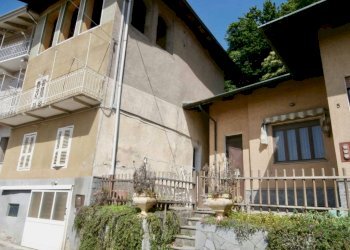 Facciata - Villa Frazione Foglia, 5, Vallanzengo - foto 6