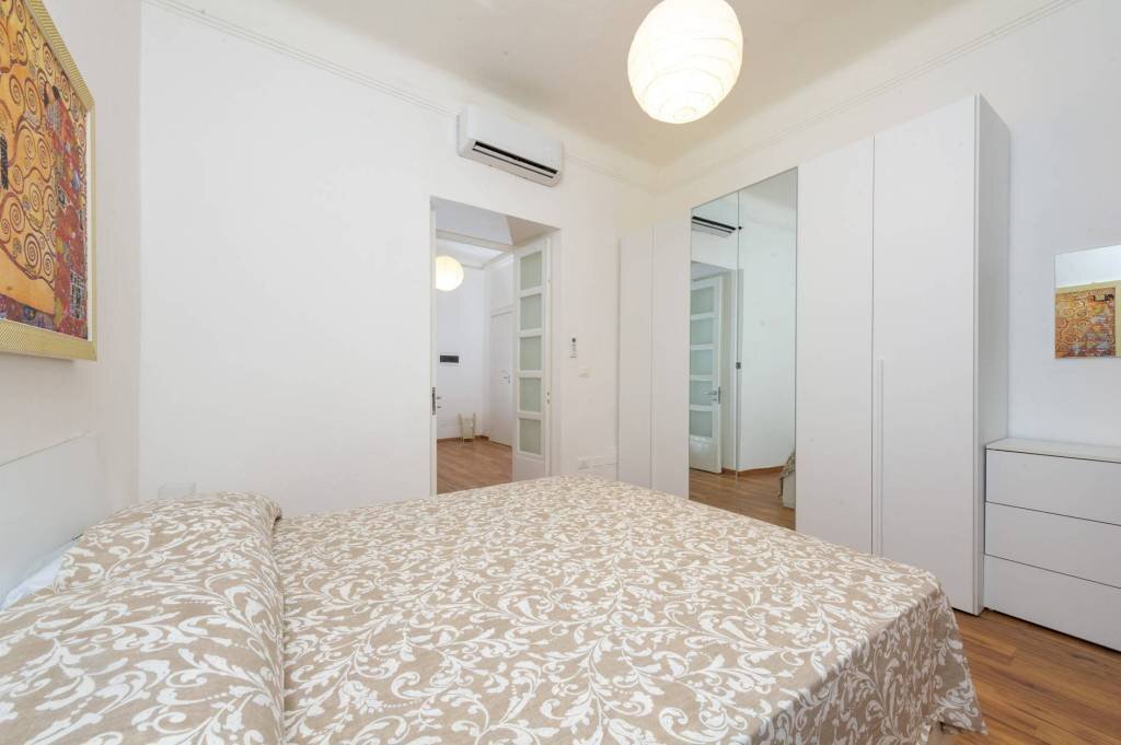 Camera da letto - Appartamento via Antonio Gramsci, 39, Genova (zona Centro Storico) - foto 2