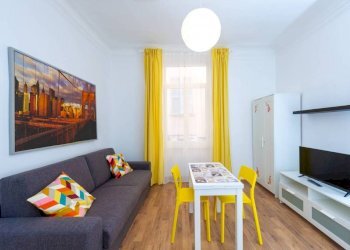 Salone - Trilocale via Antonio Gramsci, 39, Genova (zona Centro Storico) - foto 1