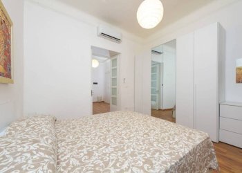 Camera da letto - Three-room apartment via Antonio Gramsci, 39, Genova (neighborhood Centro Storico) - photo 4